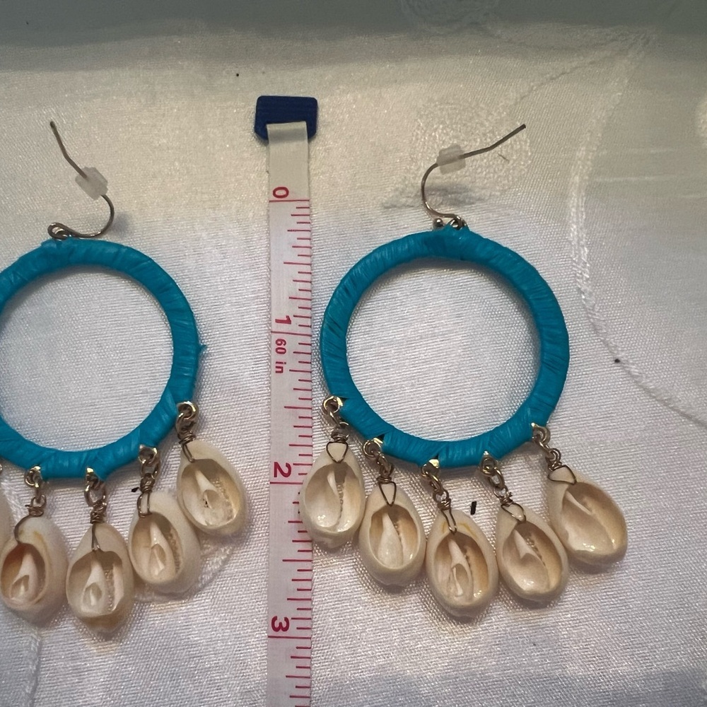 Turquoise Boho Shell Pierced Earrings - Picture 6 of 7
